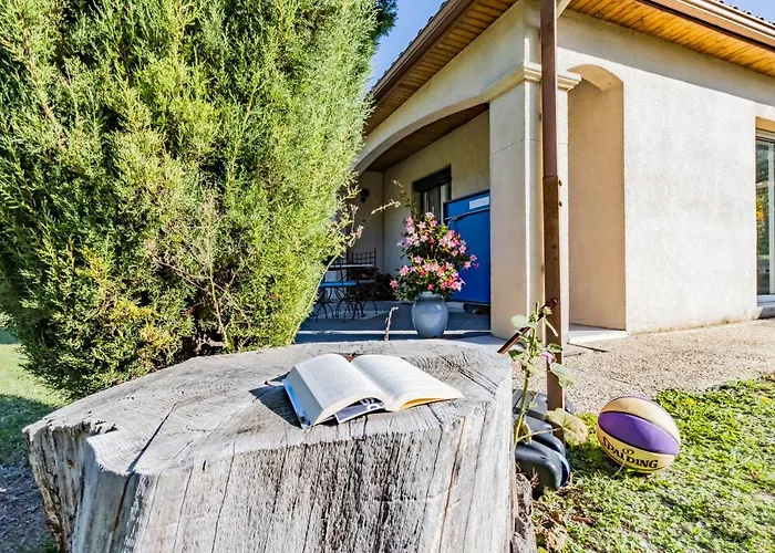 度假居 Petit Coin De Paradis Perigourdin Montrem